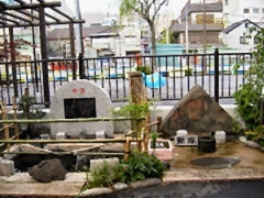 利田(かがた)神社と鯨塚
